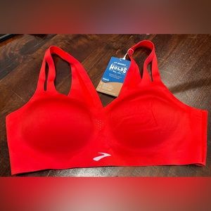 NWT Brooks Run Dare Strappy Bra 36 A/B